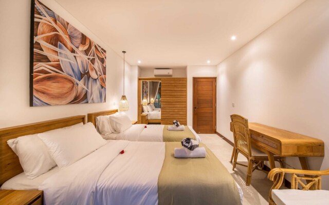 Jungle Wooden Villa, 3 BR, Ubud With Staff
