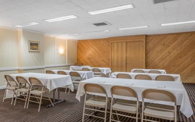 Days Inn Pensacola - Historic Downtown