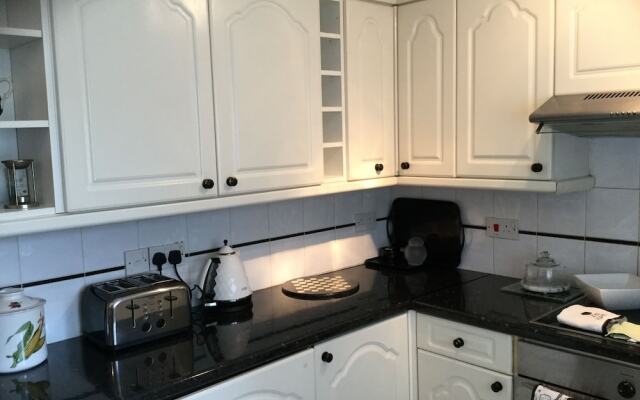 Plas Y Dderwen Bed and Breakfast