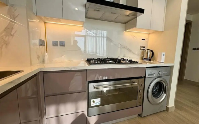 Spacious 3BR in Azizi Riviera by Bespoke