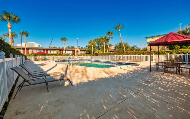 Red Roof inn Plus