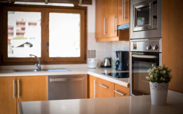 1 Charming Villa,Huge Terraces,Pool,Garden,Bbq!