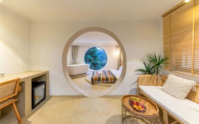 Distant Mountain Guesthouse