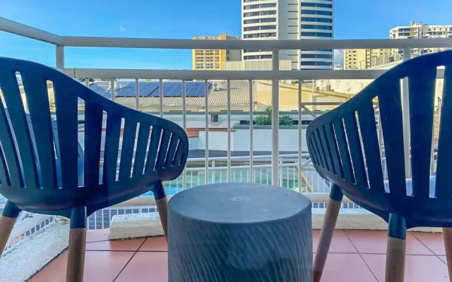 Inner City One Bedroom Apartment with Pool View 22