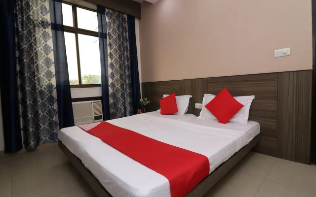 Oyo 18753 Hotel Glance Inn
