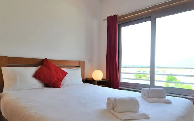 Sunshine - Com Vista Para a Piscina