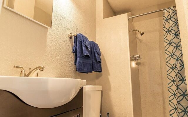 Comfy Studio in West Oakland