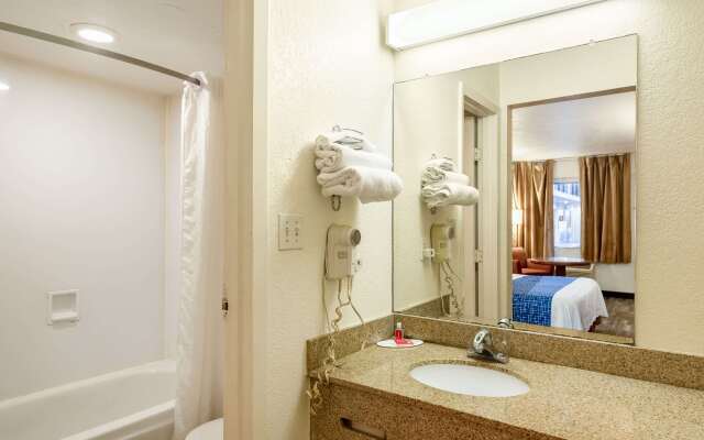 Econo Lodge Phoenix North I-17