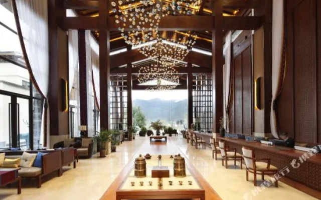 Grand House Tingyue Linzhi