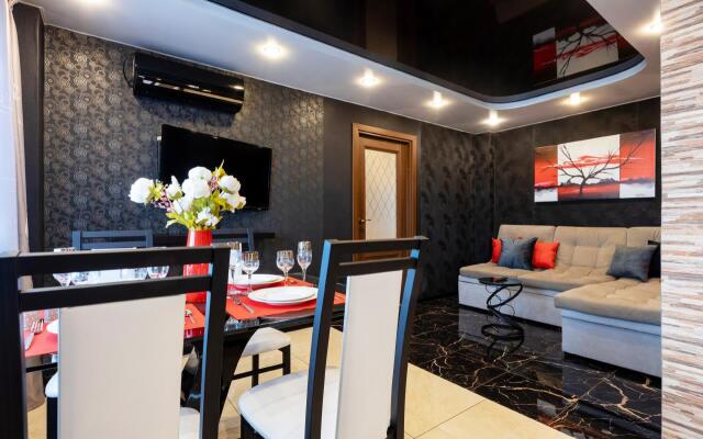 Пять звезд на Дубровинского 106