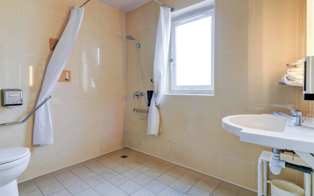 B&B HOTEL DIJON Les Portes du Sud (Acti-Sud)
