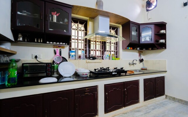 OYO 14145 Home Spacious 4BHK Villa Elamakkara