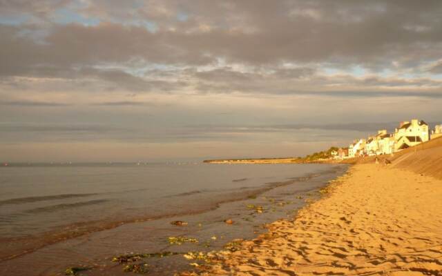 Detached Holiday Home in the Normandy Countryside