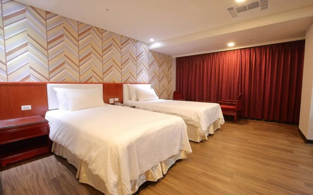 New Plaza Hotel