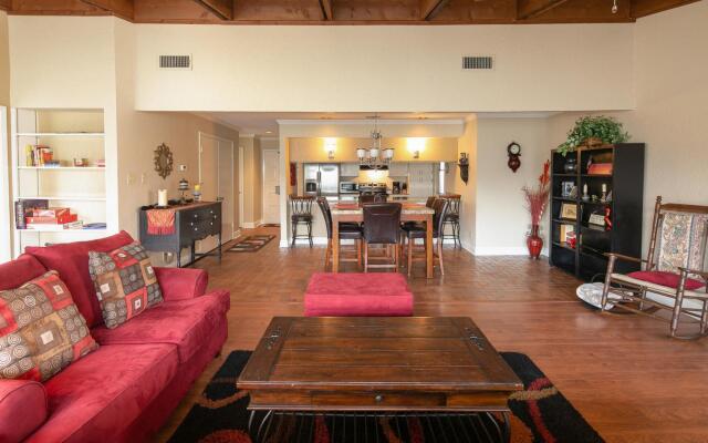 Hill Country Hideaway TBM 208