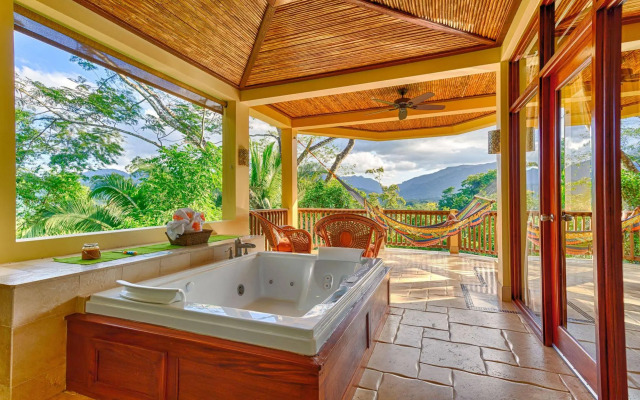 Sleeping Giant Rainforest Lodge