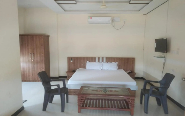 Capital O 82220 Athitya Resort