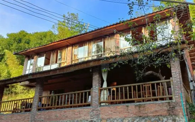 Longmen Nankunshan Taoyuan Ecological Holiday House