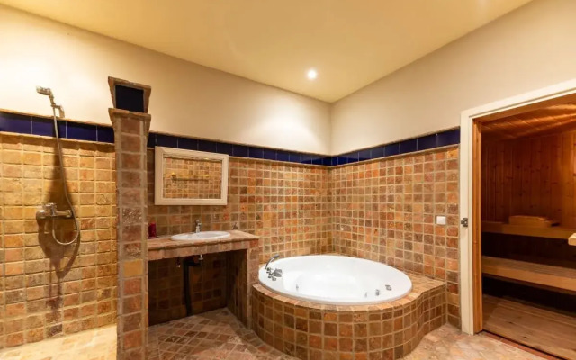 All About Casa Roca