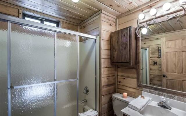 Antler Mountain Lodge - Four Bedroom Cabin