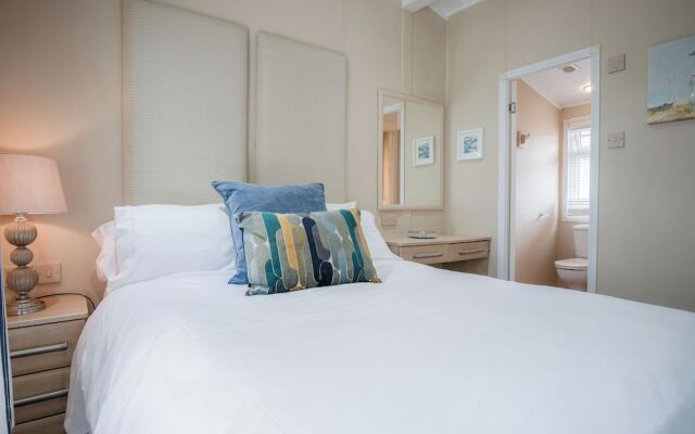 1 Manor Lodge - 3 Bedroom Lodge - Pendine