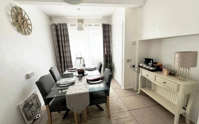 Suspire House -sleeps6-garden-bbq-coastal Retreat