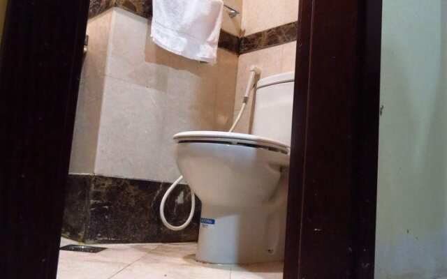 Luluat Muaz Hotel