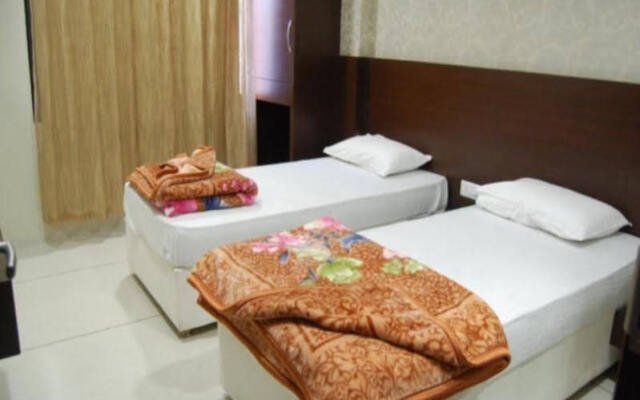 Hotel Poonam Palace