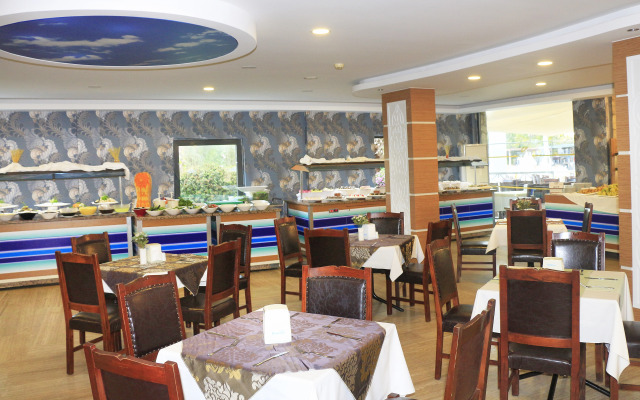 Club Aqua Plaza