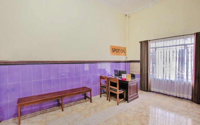 SPOT ON 1870 Graha Batu Mulia