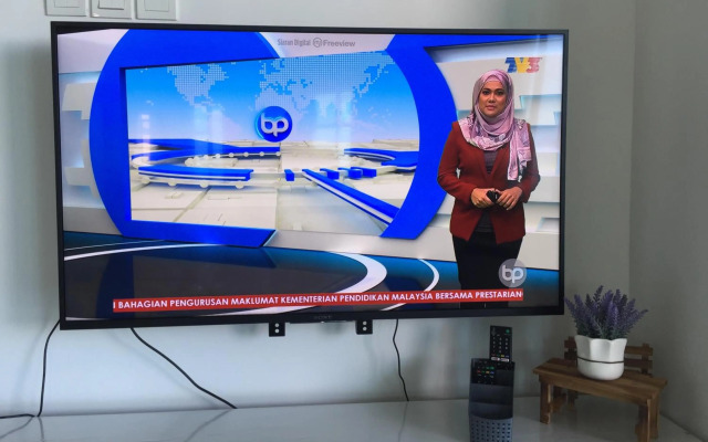 2775 sqf Sunset Luxury Condo