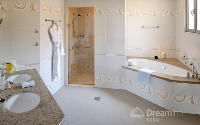 The Palm Jumeirah Villas - Frond O