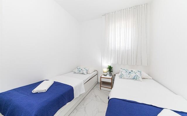 Bozo - 100m to the sea - A4