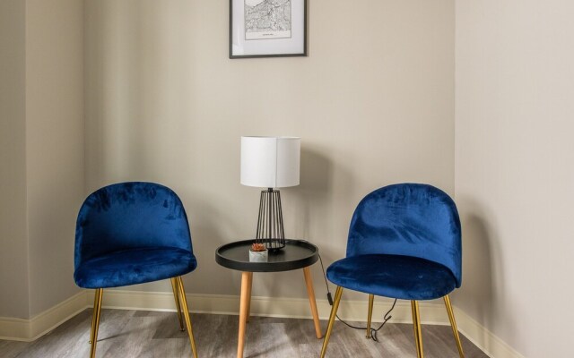 FRONTDESK Athlon Apts Downtown Cleveland