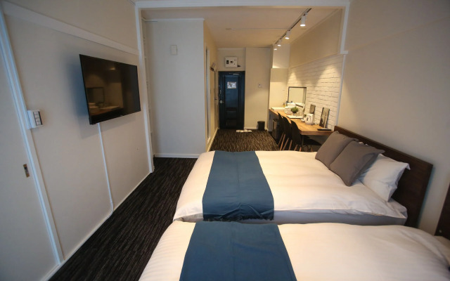 N.33 Hakata Sta. River Side