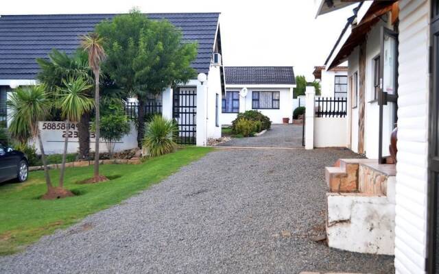 Phomolo Guest House