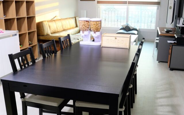 KORUS Guesthouse - Hostel