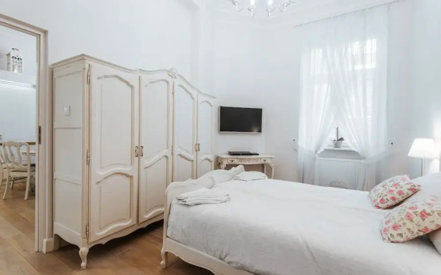 EchoDom 3 Apartments