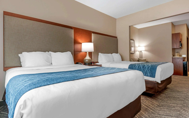 Comfort Inn & Suites Mountain Iron and Virginia