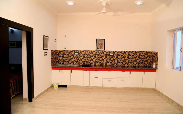 Tuk Tuk Homestay