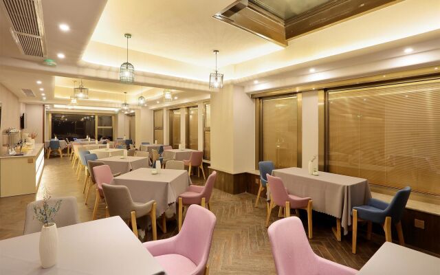 Lujia International Hotel