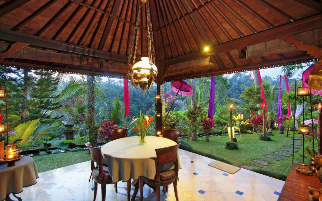 The Mahogany Villa