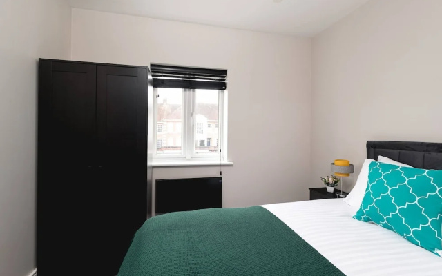 Skyvillion -4bed Cozy Cockfosters Apt Mins To Tube