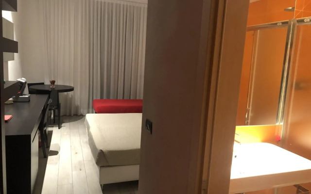 Blue Shades Aparthotel