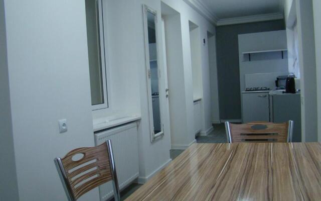 Tabukashvili Deadlock 1,,4 Apartment, Tbilisi