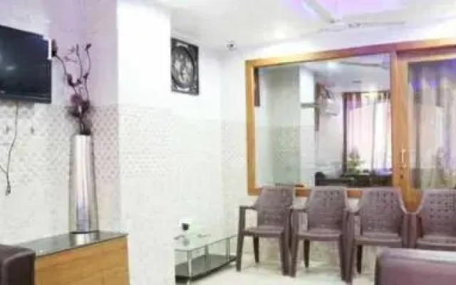 Oyo 701133 Hotel Jk Breeze