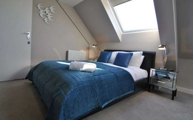 The Courtyard 10