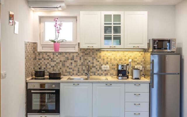 Amazing home in Ploce w/ WiFi and 3 Bedrooms
