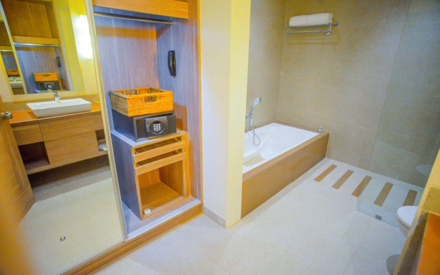 Efcee Sarovar Premiere Bhavnagar