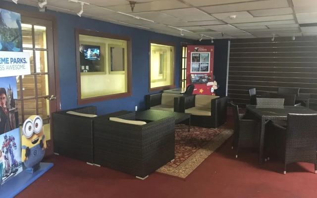 Parkside Hotel & Suites